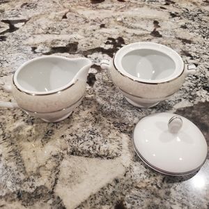 Mikasa Parchment L3438 Cream Pitcher/Sugar Bowl w/Lid Made In China. NWT,